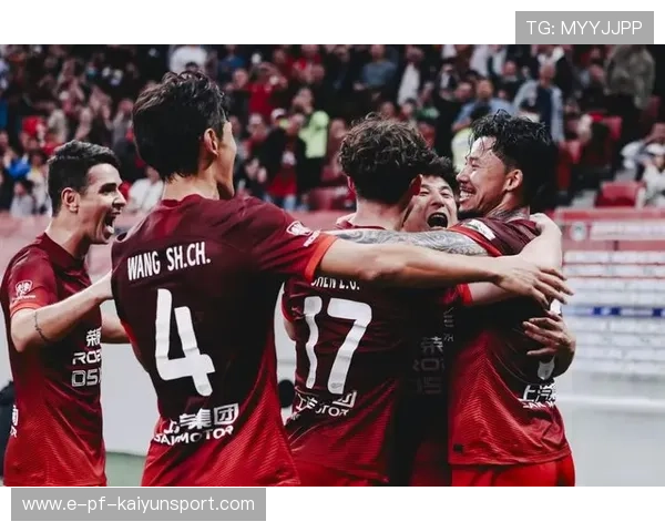 上海海港前锋李明突破建功，徐新助攻得手：一场海港之夜的战术与情感