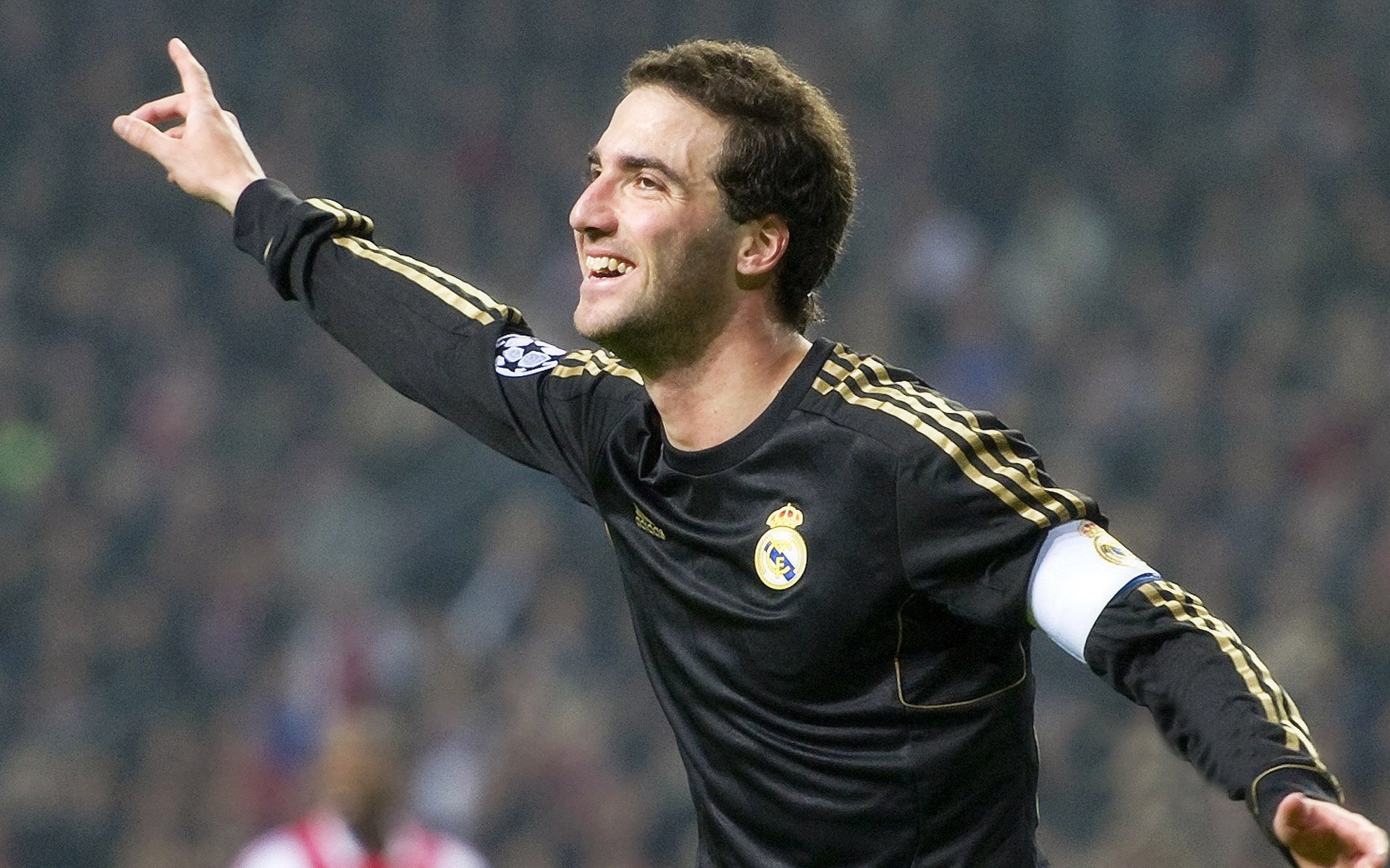 南特中路突破打破僵局控制场上节奏,南特城市